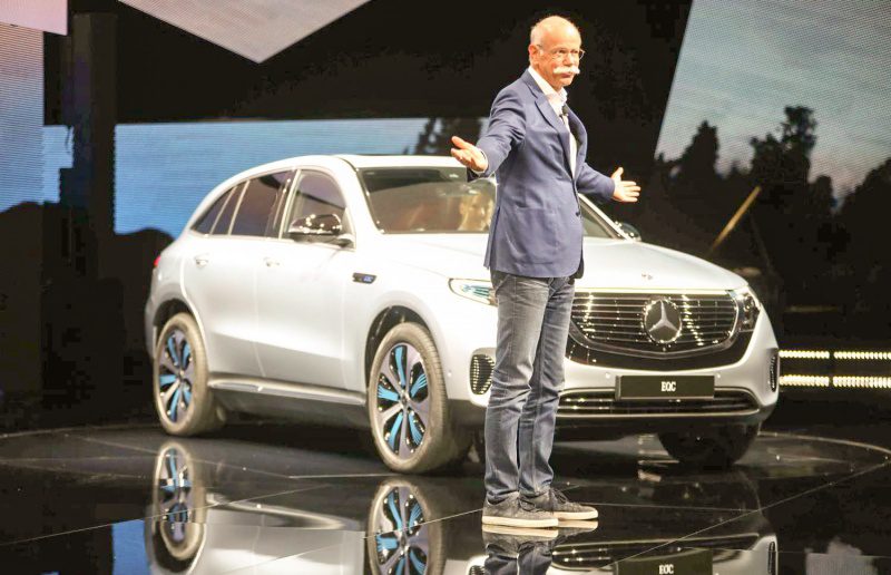 مرسيدس تتحدى هيمنة تسلا بسيارتها الكهربائية (SUV) الجديدة