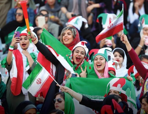 مشجعات ايرانيات