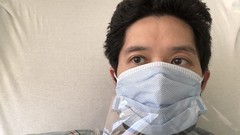 المحامي ديفيد لات أثناء وجوده في المستشفى بعد إصابته بكورونا - الحرة