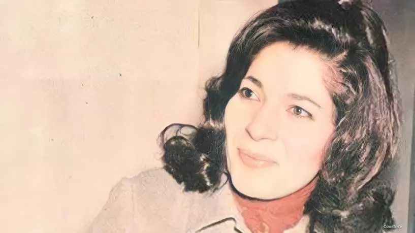 لميعة عباس عمارة، المولودة في بغداد عام 1929، عرفت بجرأتها في كتابة الشعر
