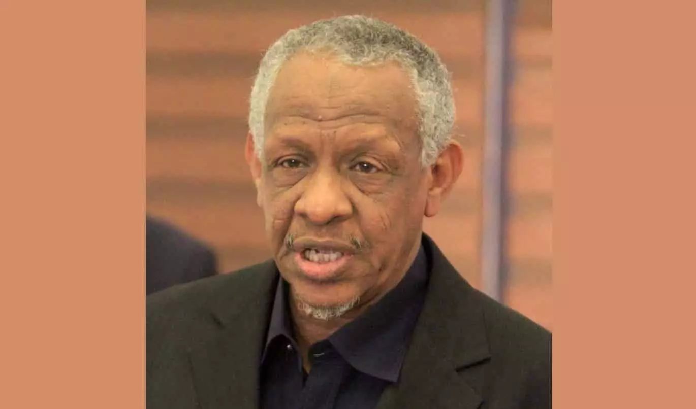 نافع علي نافع