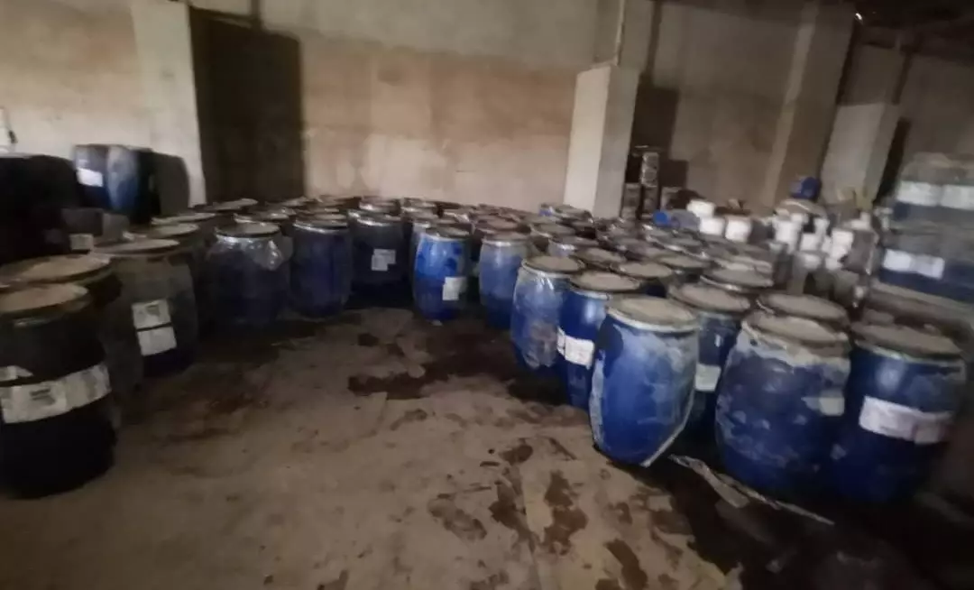 مجلس البيئة بالخرطوم يضبط ٣٠٠ برميل من المواد الكيميائية المنتهيةالصلاحية