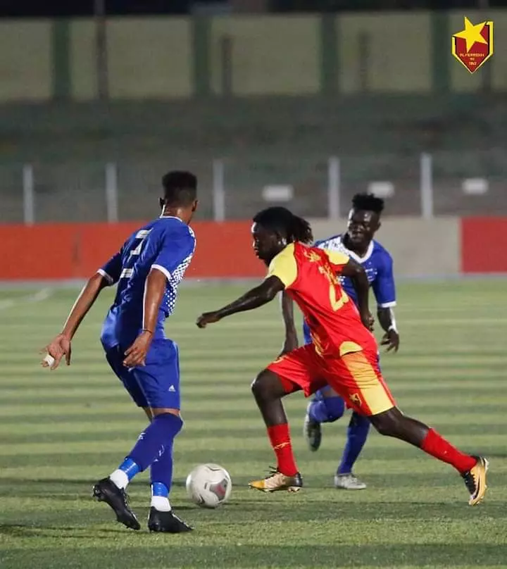 جانب من مباراة المريخ والشرطة القضارف