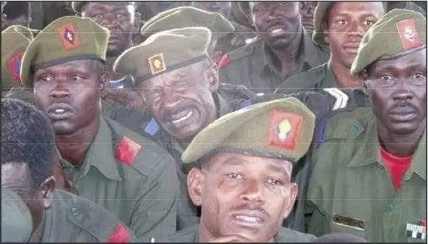 لحظة إعلان إنفصال جنوب السودان وتوديع الجنود لأصدقائهم وزملائهم!
