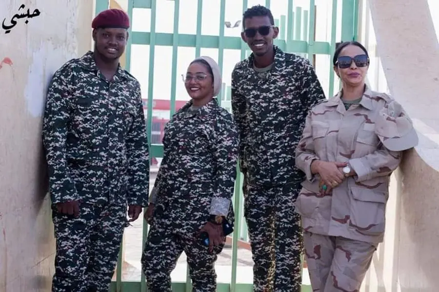 قافلة مبدعين وفنانيين لمساندة القوات المسلحة والدعم السريع في الفشقة