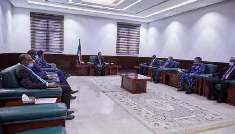 حمدوك يترأس اجتماعا رفيعا لضبط الأمن بالخرطوم