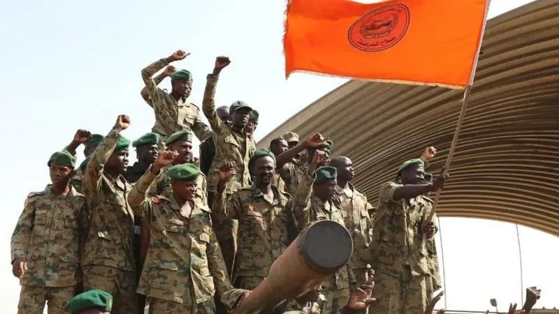 جنود سودانيون في أم درمان بعد الانقلاب GETTY IMAGES