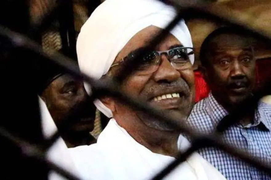صورة من أرشيف رويترز للرئيس السوداني السابق عمر البشير. reuters_tickers