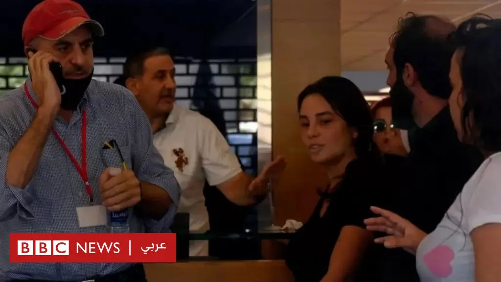 لبنانية-تحتجز-رهائن-في-بنك-للحصول-على-مدخرات-أسرتها-المجمدة-وسط-تصاعد-الغضب-الشعبي