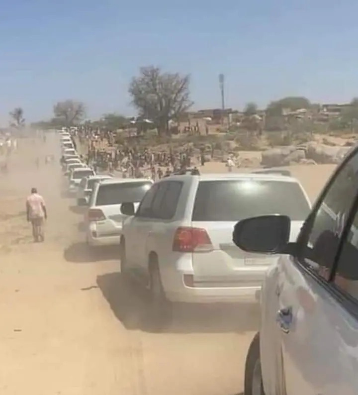 سخرية من موكب جبريل الفخم وسط النازحين