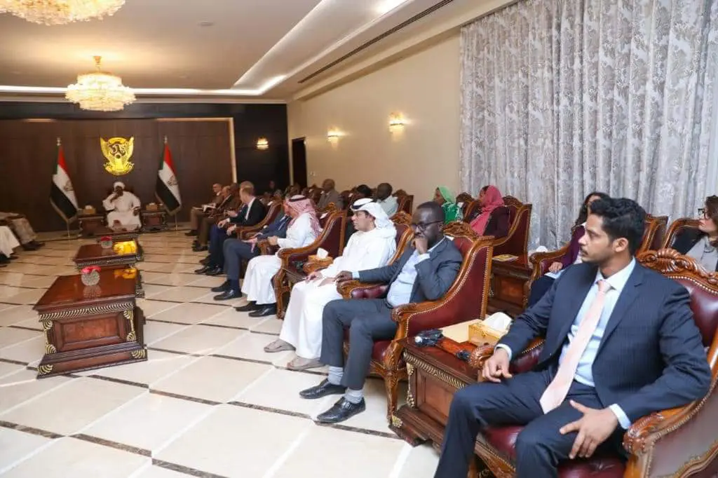 برئاسة البرهان .. إنعقاد إجتماع العملية السياسية ببيت الضيافة بحضور حميدتي والقوى الموقعة على الاتفاق الإطاري ومشاركة الآلية الثلاثية والرباعية والإتحاد الأوربي