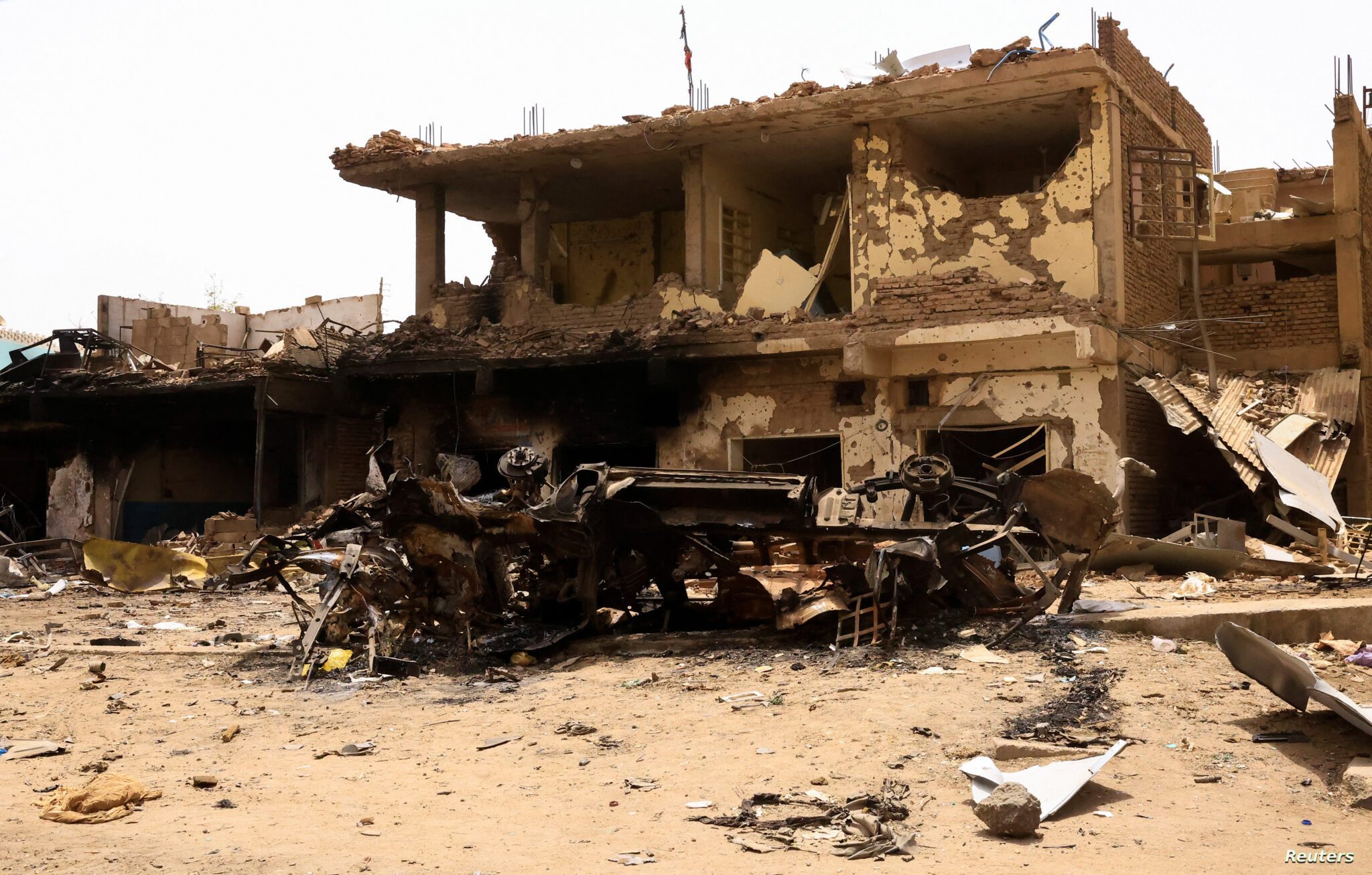 دمار خلّفته المعارك في العاصمة السودانية الخرطوم