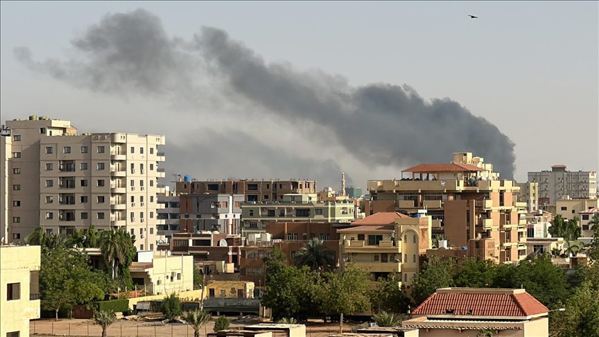 سحب دخانية في الخرطوم نتيجة للاشتباكات بين الجيش والدعم السريع