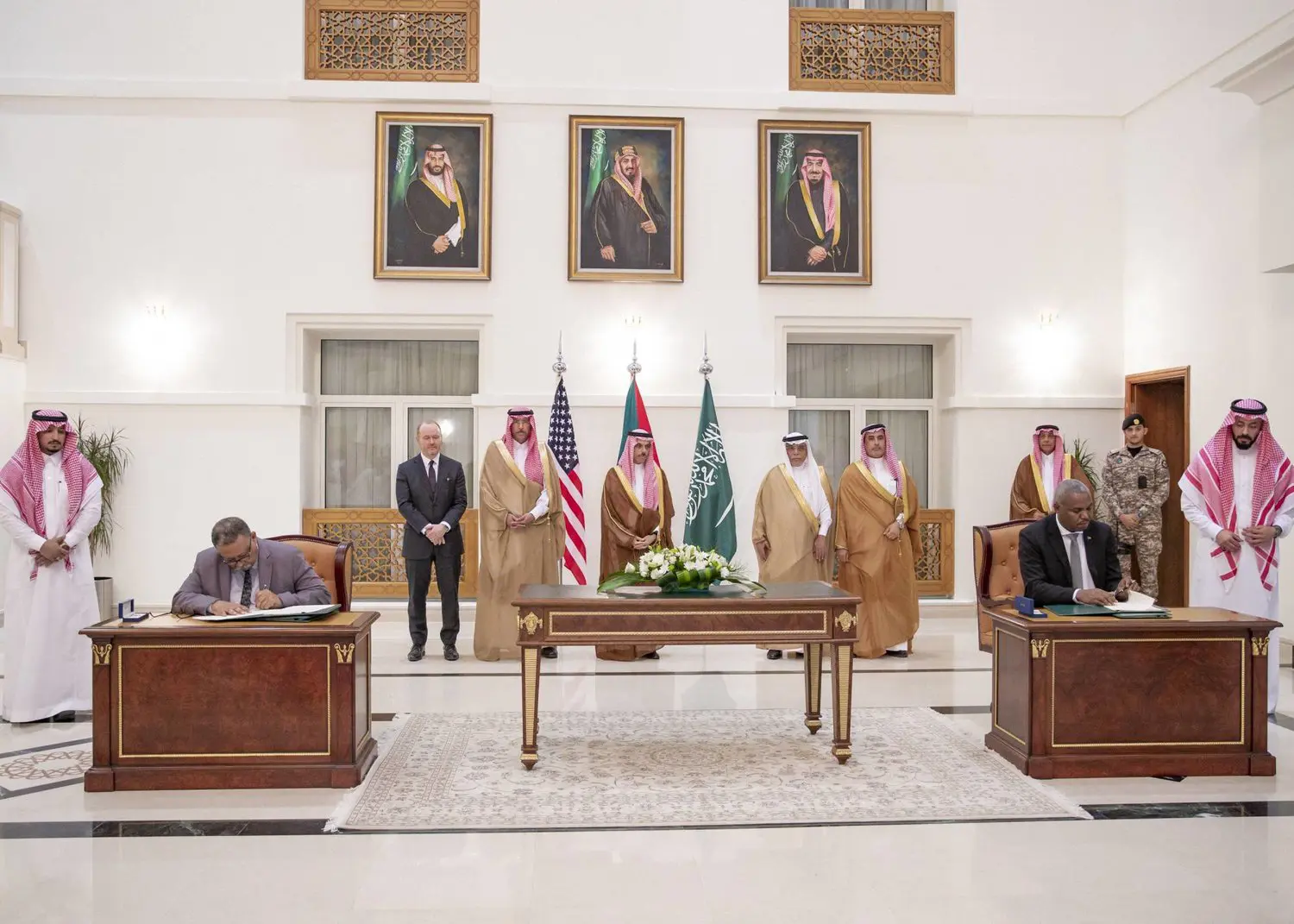 السعودية وأميركا تعلنان توقيع اتفاقية لوقف إطلاق النار قصير الأمد في السودان