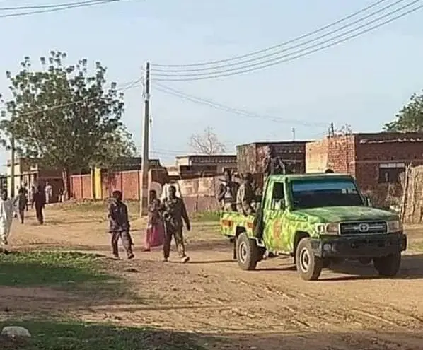 عناصر من الجيش يقومون بتمشيط مدينة الدلنج بحثاً عن عناصر هاربة من الحركة الشعبية جناح سنفور