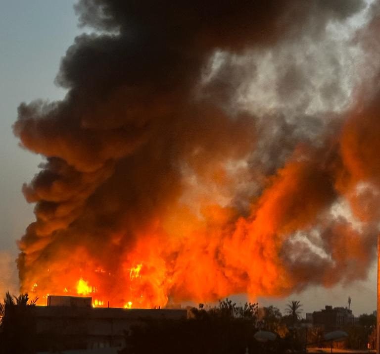 حريق بمقر المخابرات العامة بالخرطوم