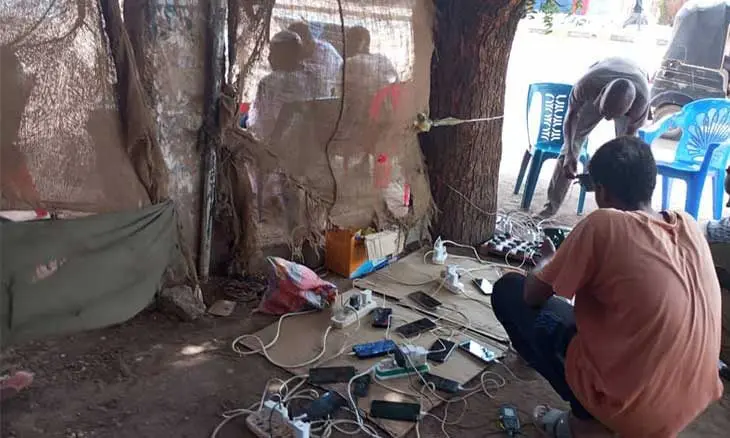 شحن أجهزة الهاتف المحمول في السودان