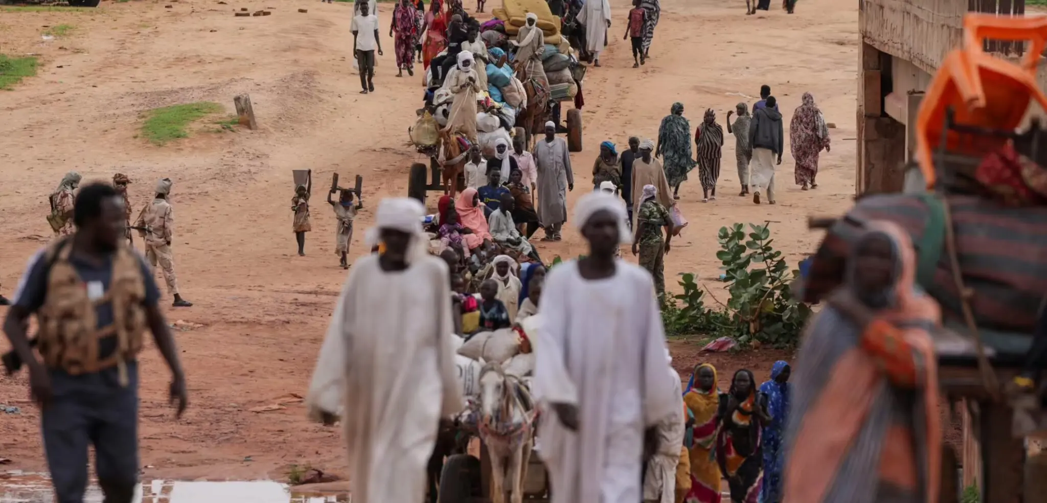 ضحايا النزاع في إقليم دارفور يفرون من السودان بحثا عن ملجأ في أدري، تشاد، رويترز