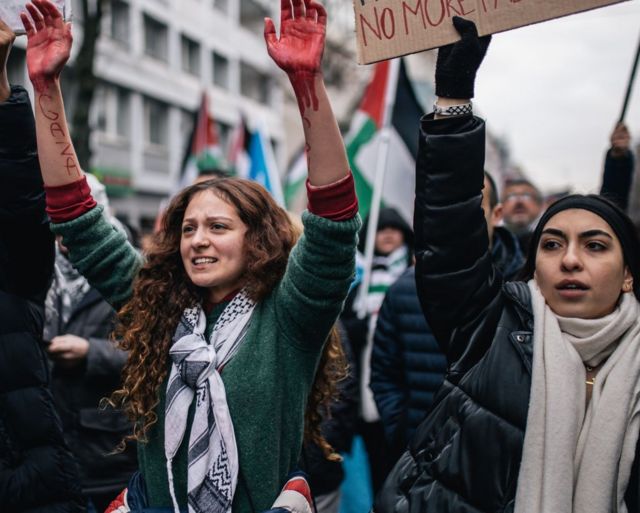 مظاهرة مؤيدة لغزة في مدينة دولسدورف غربي ألمانيا