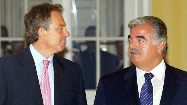 الحريري (على اليمين) في 10 دواننع ستريت يوم 29 يوليو/تموز عام 2003.