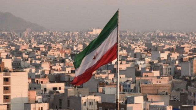 علم إيران