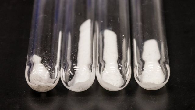 عينات من الإلكتروليتات الصلبة تم اكتشافها بواسطة الذكاء الاصطناعي لمايكروسوفت والحوسبة فائقة الأداء