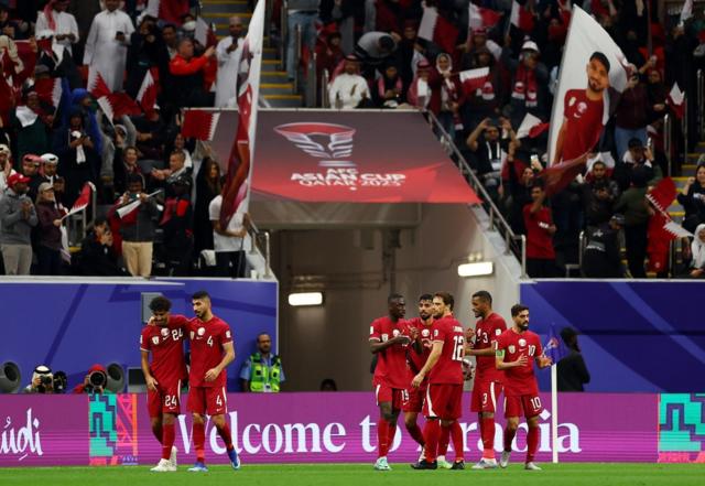 لاعبو قطر.