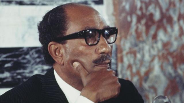 الرئيس المصري الراحل أنور السادات.