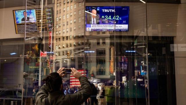 تباعد كبير بين الحسابات المالية في شركة ترامب وقيمتها في البورصة.