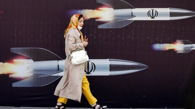 المسؤولون الإيرانيون تجاهلوا الضربات الإسرائيلية في أصفهان