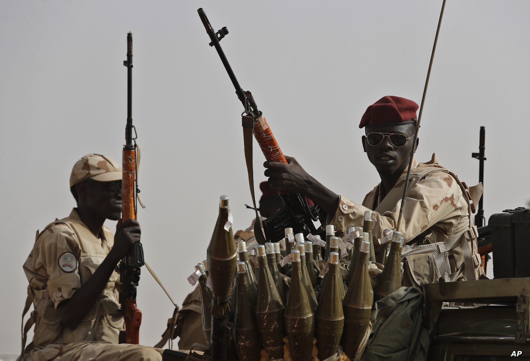 قادة بالجيش السوداني يتهمون الإمارات بمد قوات الدعم السريع بالسلاح - أرشيفية