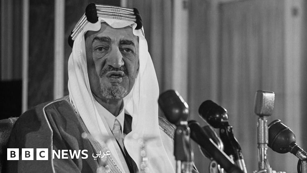 العناق-القاتل:-قصة-الملك-السعودي-الذي-قتله-ابن-أخيه-قبل-50-عاماً