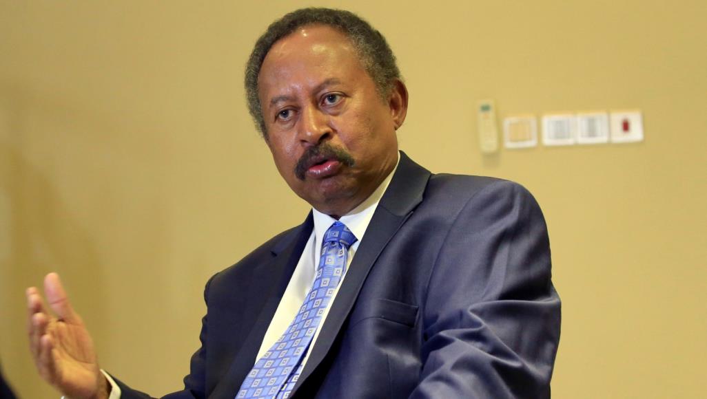 حمدوك قال إنه يريد أن تكون الحكومة المقبلة أكثر تمثيلا لولايات السودان ولأجيال الثورة (رويترز)
