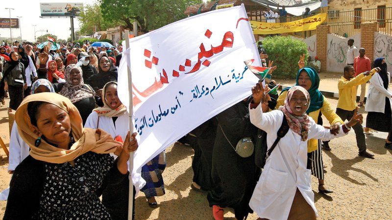 ارشيف: موكب منبرشات المتجه إلى القيادة