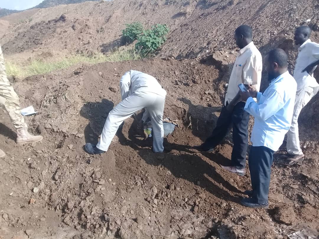 تم دفن السيانيد في محاولة لتخبئته من لجنة التحقق