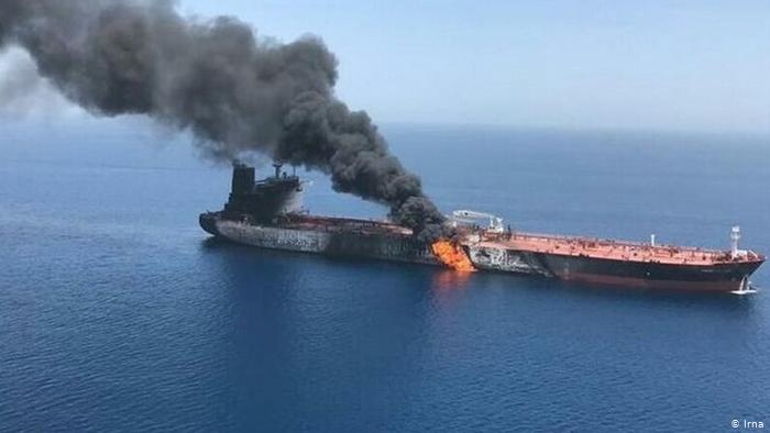 إيران: صاروخان وراء انفجار ناقلة نفط إيرانية قرب ميناء جدة