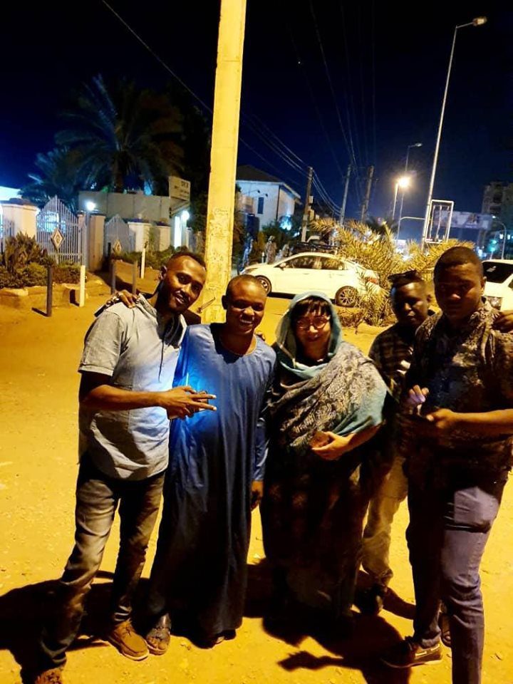 مجموعة من المتآمرين على الثورة السودانية ويظهر وسطهم تراجي مصطفى وابرهيم بقال