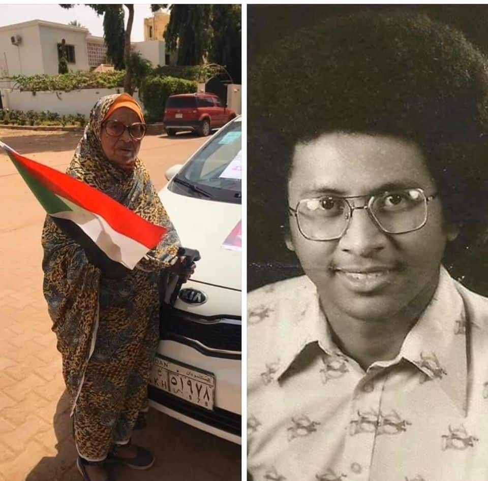 الشهيد مجدي محجوب، ووالدته على اليسار