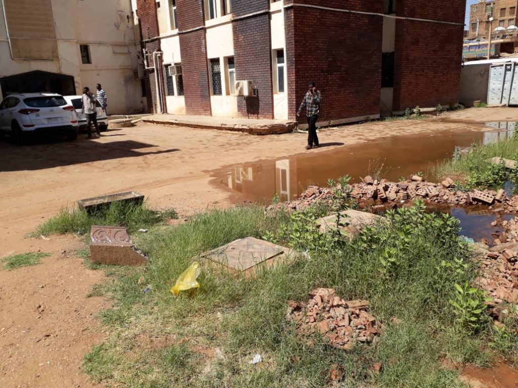 صور صادمة لصرف صحي مستشفي بحري التعليمي