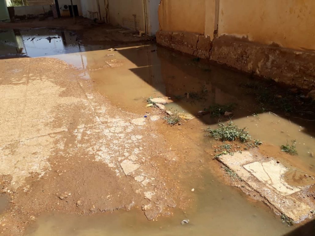 صور صادمة لصرف صحي مستشفي بحري التعليمي