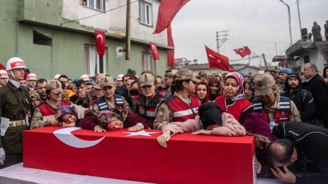 قتل 33 جندي من القوات التركية في غارة جوية نفذتها طائرات النظام السوري GETTY IMAGES