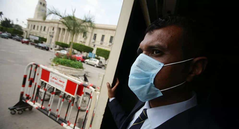 مصر... عزل كامل لقرية عقب ظهور 8 إصابات بفيروس كورونا