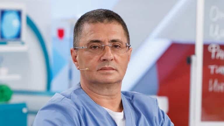 المتحدث الرسمي باسم مركز المعلومات الخاصة بفيروس كورونا في روسيا، ألكسندر مياسنيكوف. vesti.ru