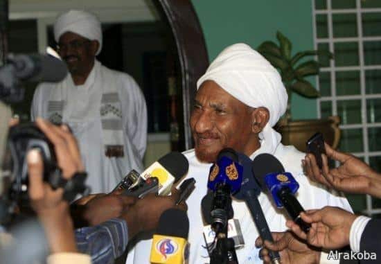الصادق المهدي وعمر البشير