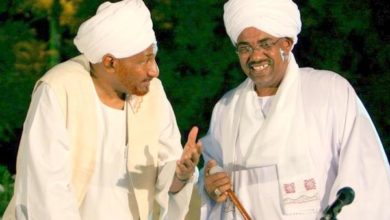 الصادق المهدي وعمر البشير