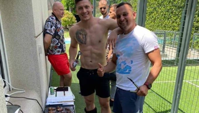 حفل شواء Luka Jovic