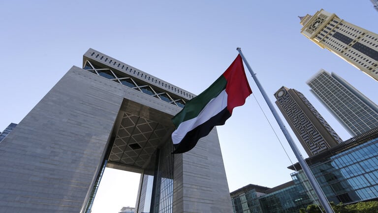 علم الإمارات في دبي Reuters