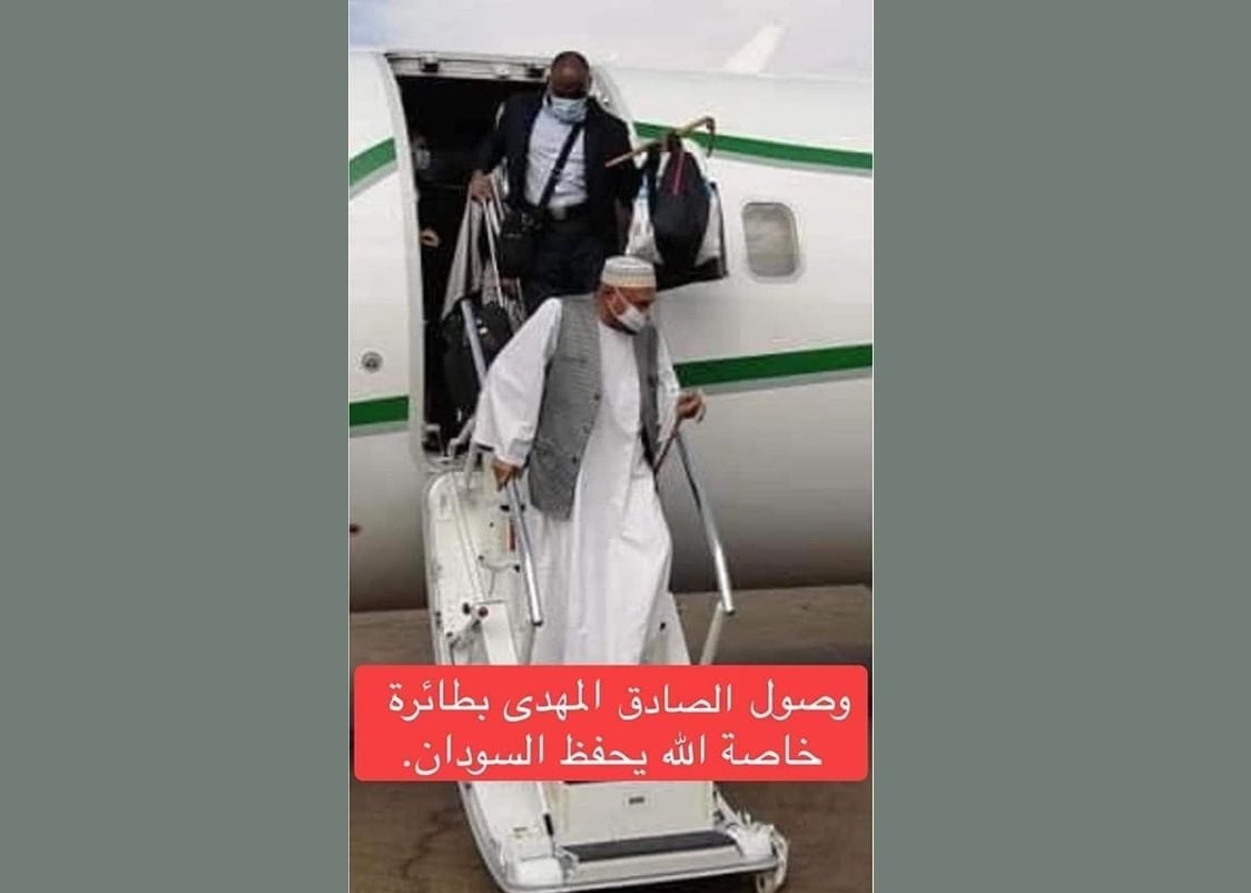 الصادق المهدي يعود إلى السودان بعد رحلة قصيرة إلى الامارات