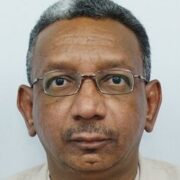 صورة تيسير حسن ادريس