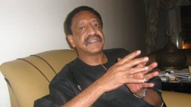 الواثق كمير